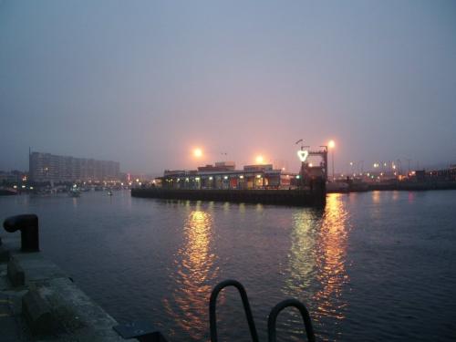 Le port de Boulogne à 22h.