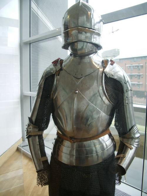 Armure milanaise, fin du XVème siècle.